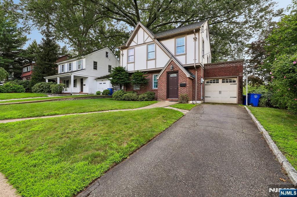 22 Elm Street - Photo 3
