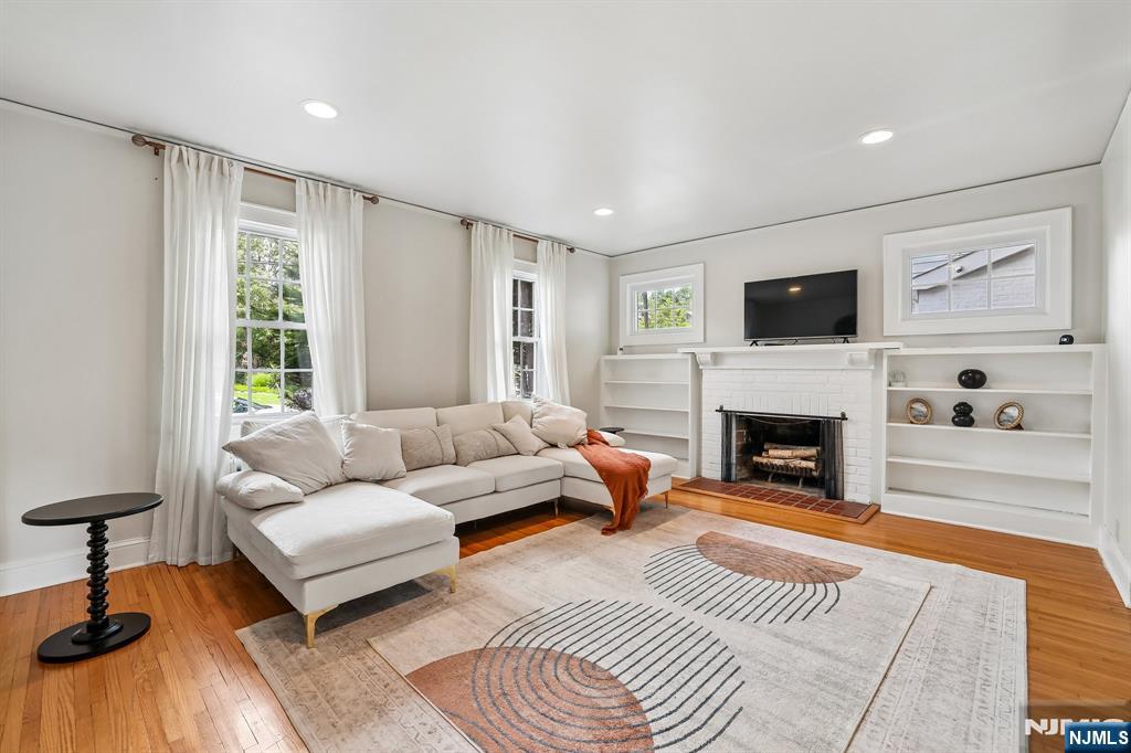 22 Elm Street - Photo 4