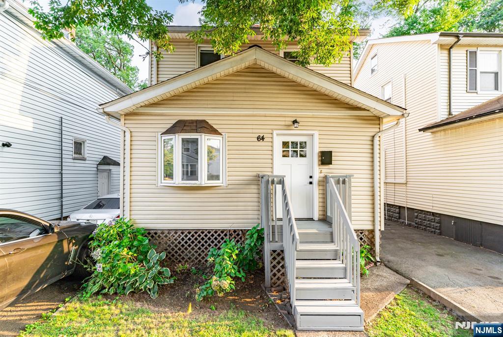 64 E Almira Street - Photo 2