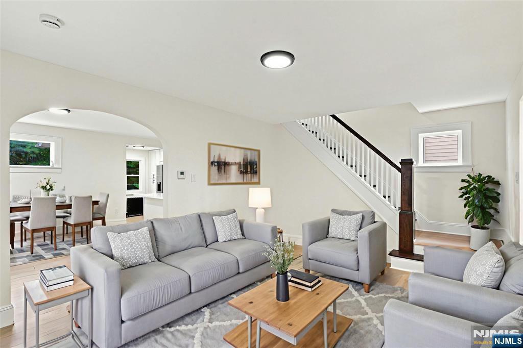 64 E Almira Street - Photo 4