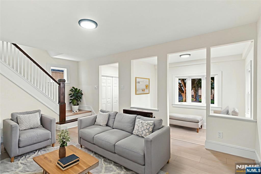 64 E Almira Street - Photo 5