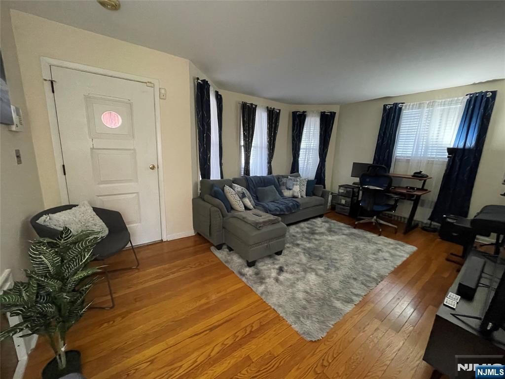 21 Barrows Avenue 1st Flr - Photo 4