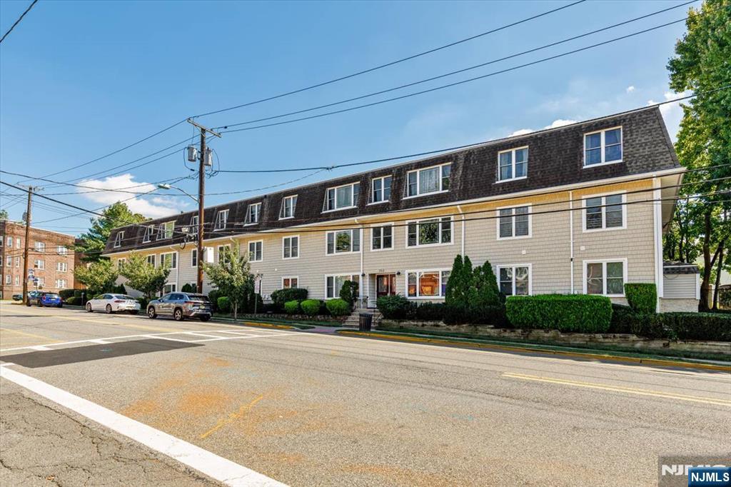 253 Park Avenue 307 - Photo 1
