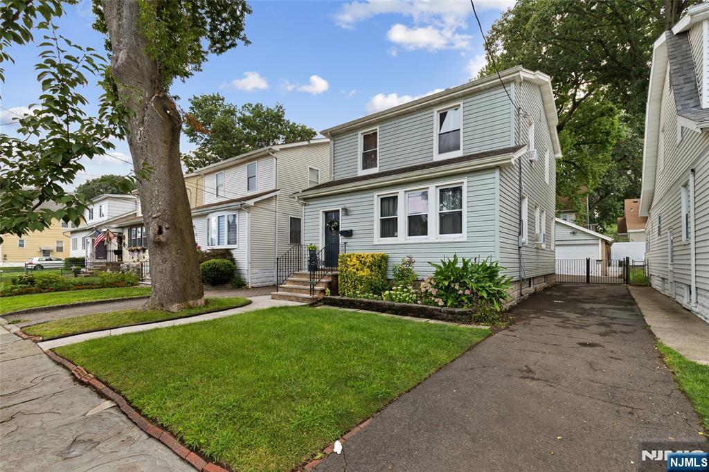 785 Devon Street - Photo 2