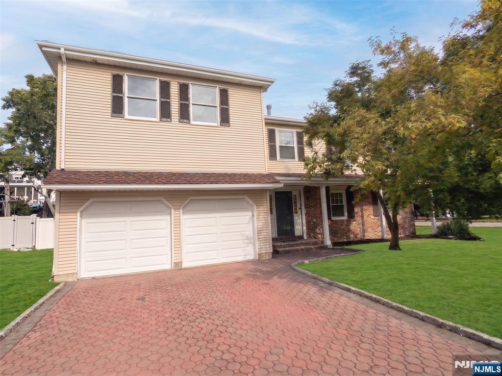 Photo 2 of Single family home for sale at 45 Holyoke Rd, Wayne, NJ 07470 | MLS# 26031248 | Listing updated on 2026-09-18