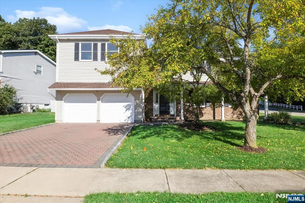 Photo 3 of Single family home for sale at 45 Holyoke Rd, Wayne, NJ 07470 | MLS# 26031248 | Listing updated on 2026-09-18
