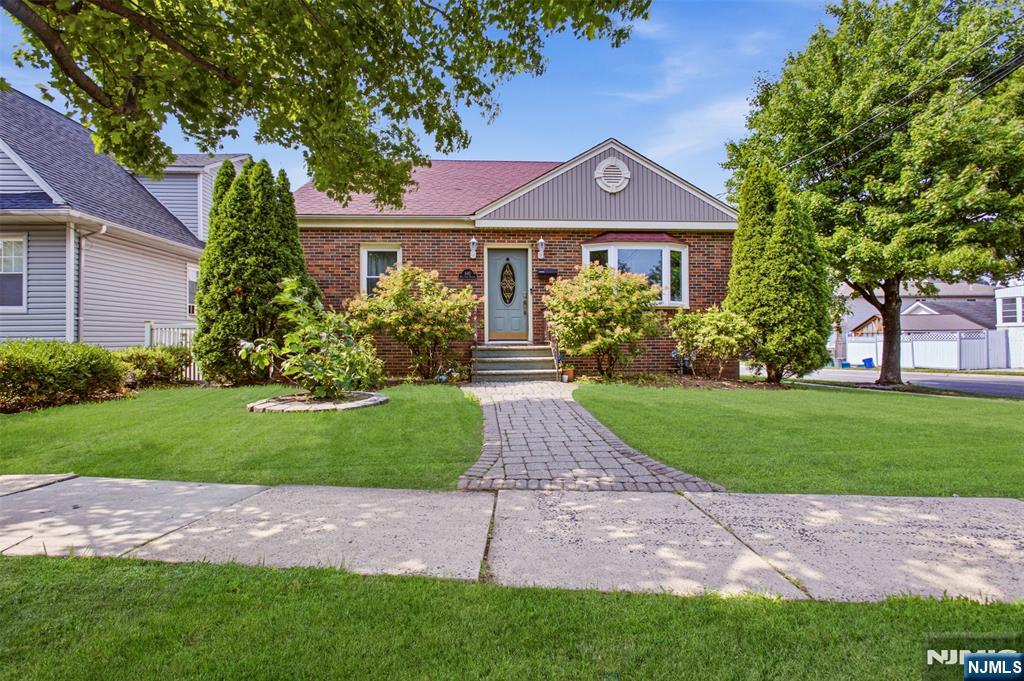 640 New York Avenue - Photo 2