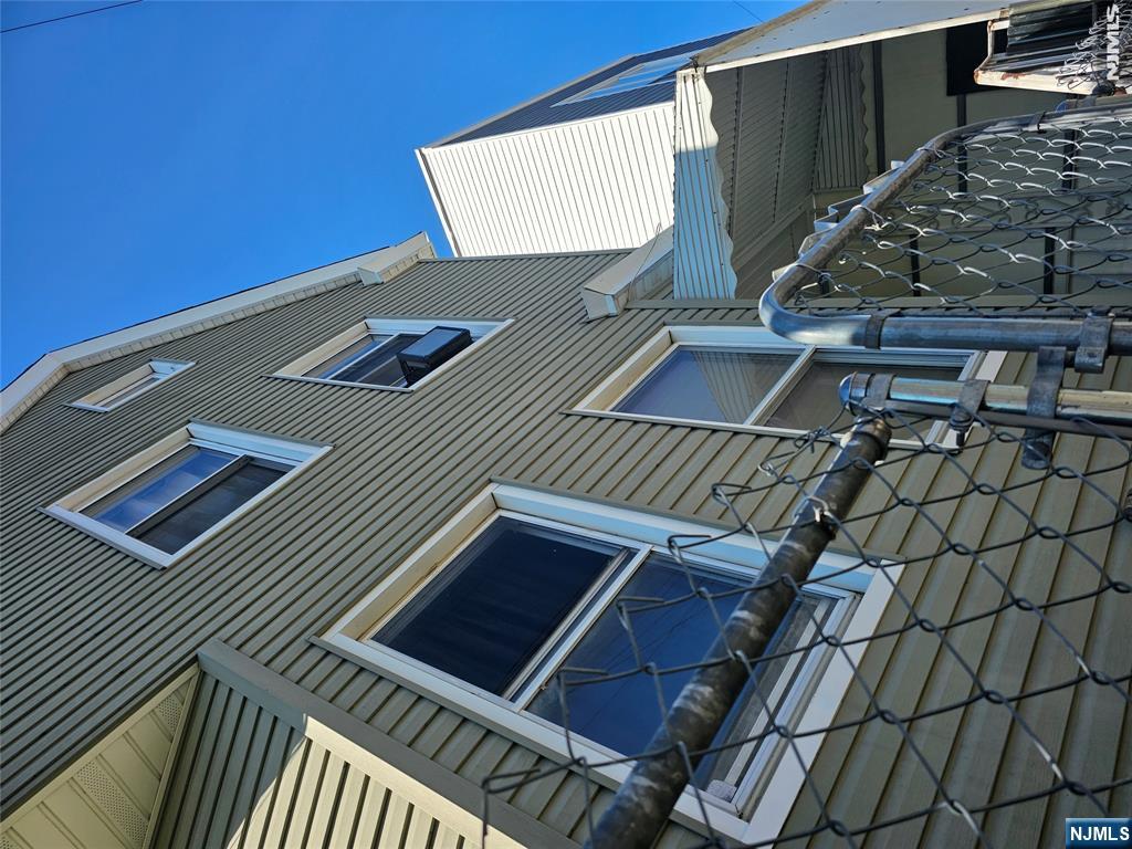 292 Governor Street - Photo 2
