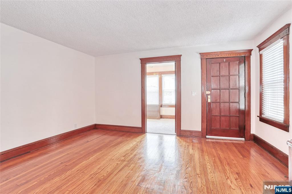 215 Walter Avenue - Photo 3