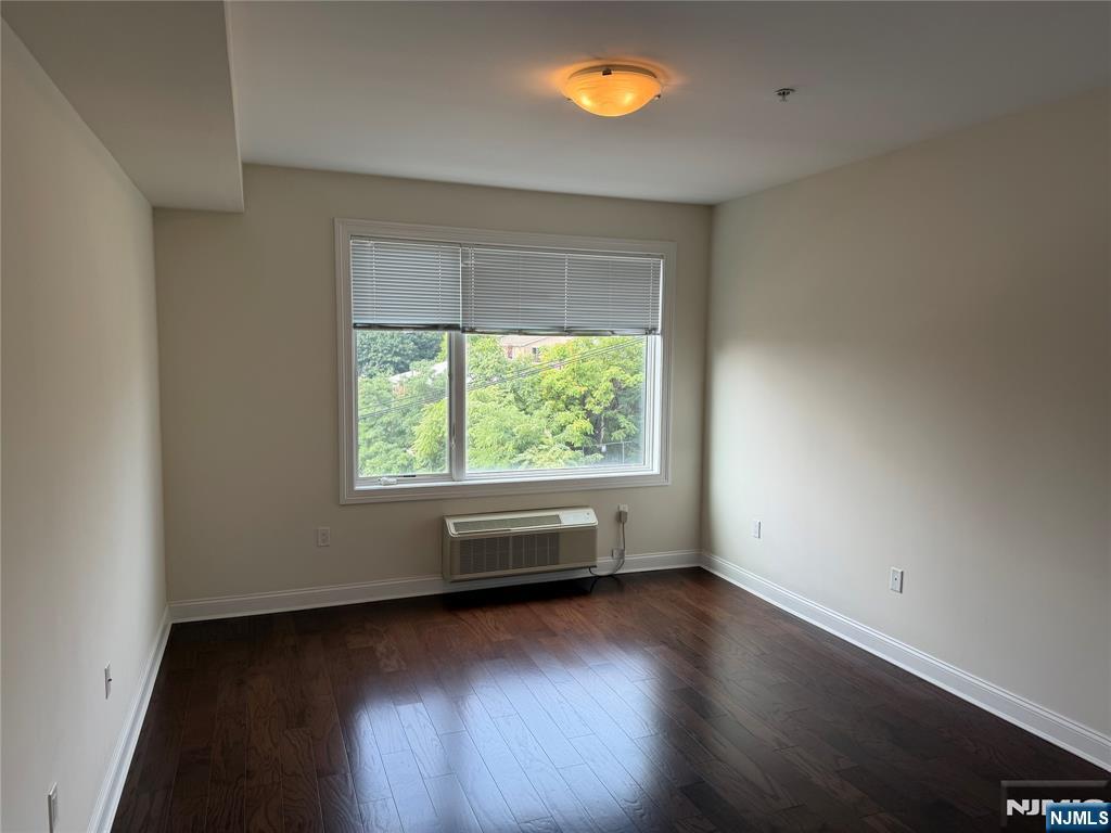 307 Gorge Road 501 - Photo 3