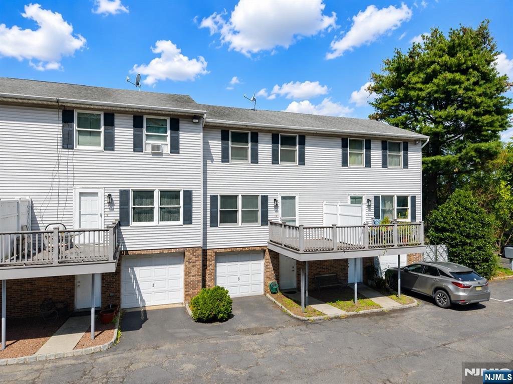 210 Caldwell Avenue 2 - Photo 3