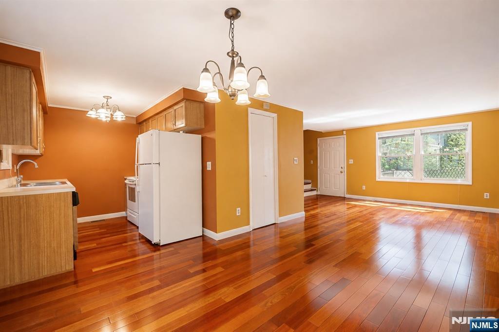 210 Caldwell Avenue 2 - Photo 5