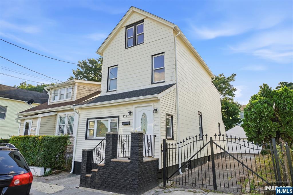 359-361 18th Street - Photo 2