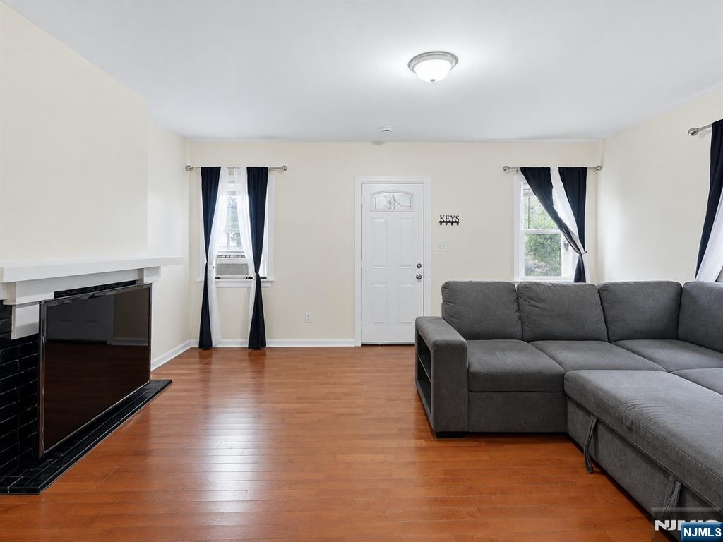 239 19th Street - Photo 2