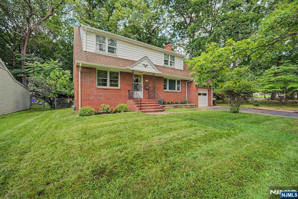 27 Oswego Avenue - Photo 1