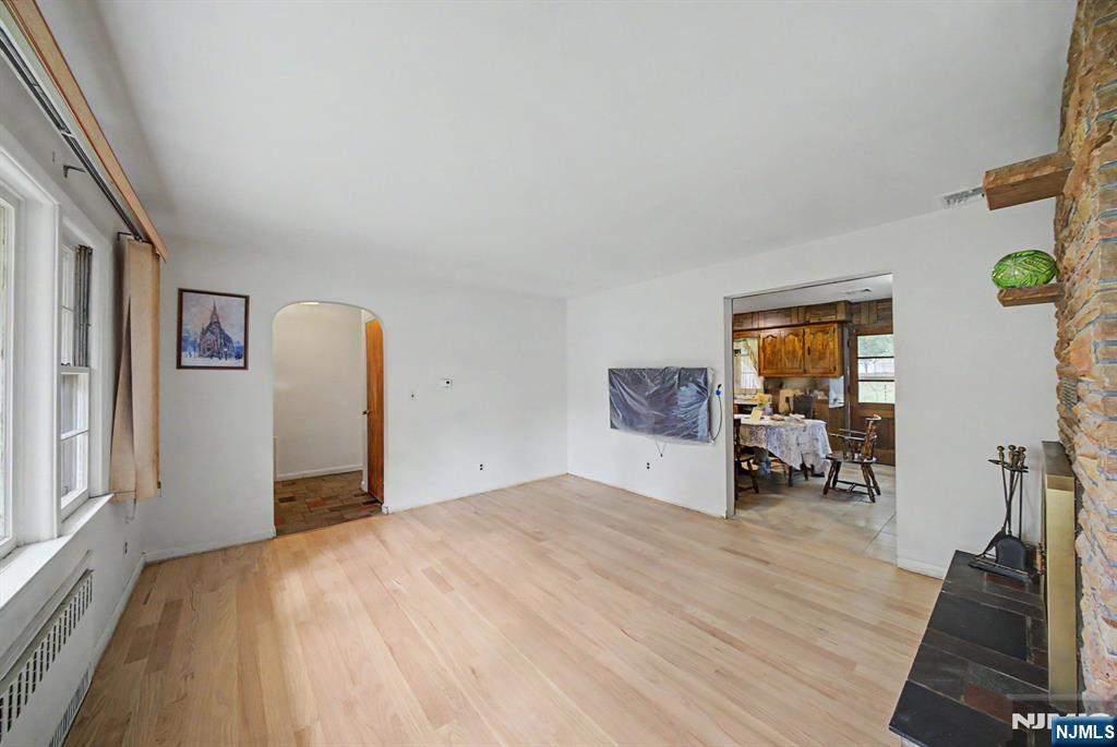 27 Oswego Avenue - Photo 5