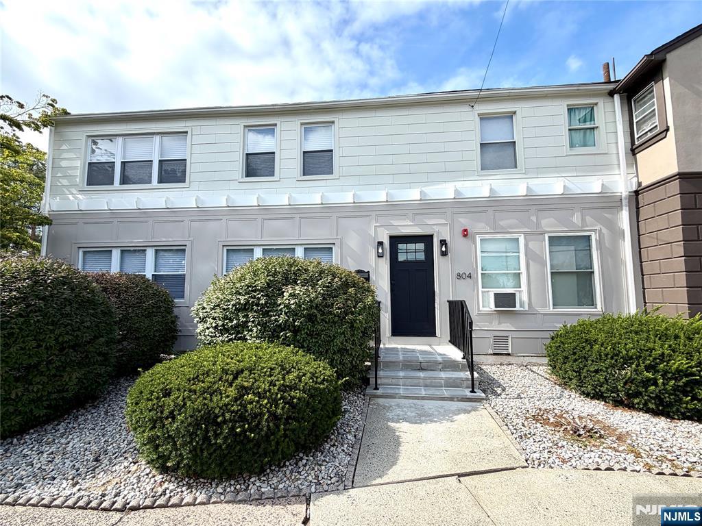 8-04 Saddle River Road D - Photo 1