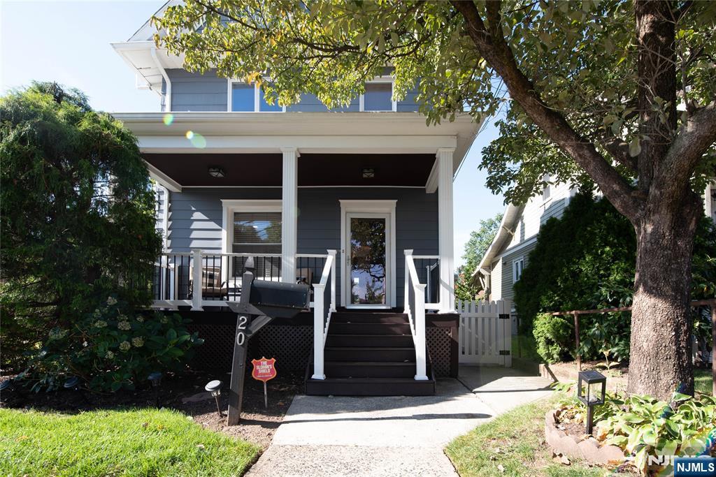 Photo 2 of Single family home for sale at 20 Twain Pl, Clifton, NJ 07013 | MLS# 26031303 | Listing updated on 2026-09-17