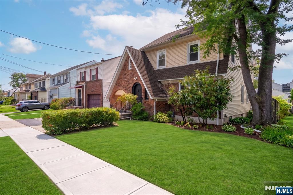 246 Belleview Terrace - Photo 1