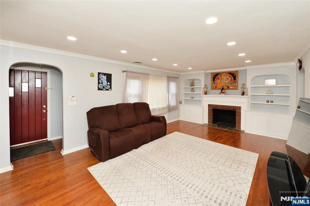 4-12 Kenneth Avenue - Photo 2