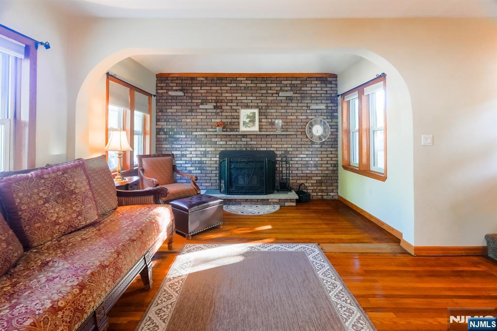 200 Elm Avenue - Photo 3