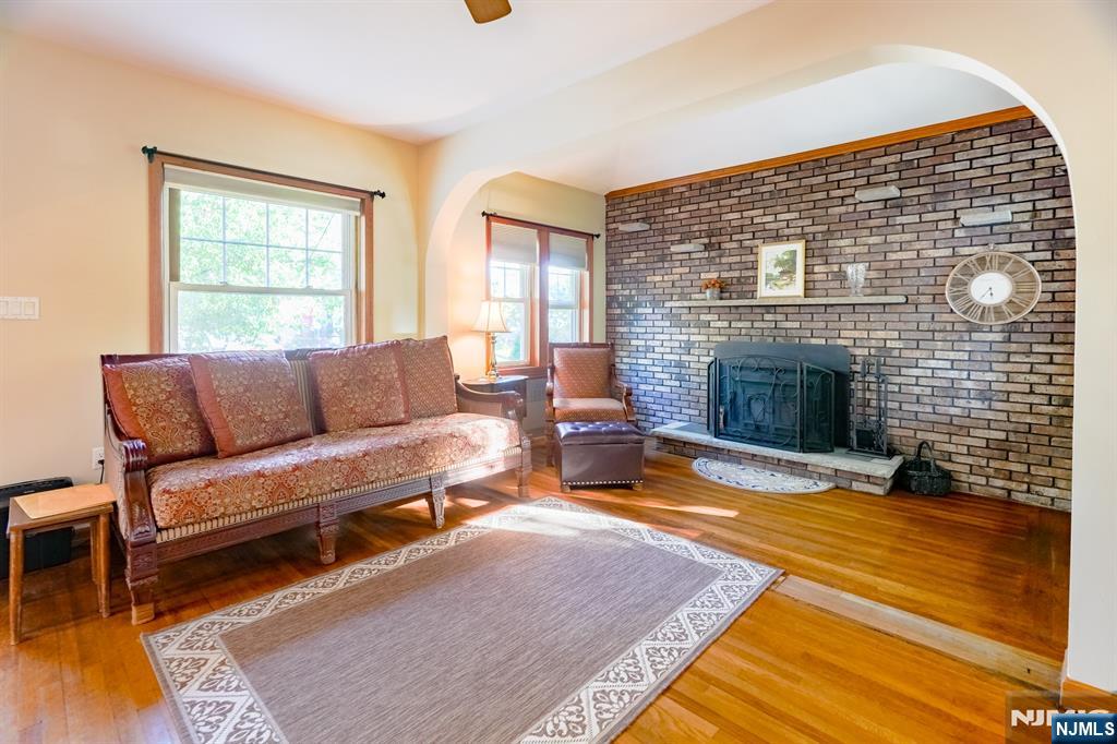 200 Elm Avenue - Photo 4