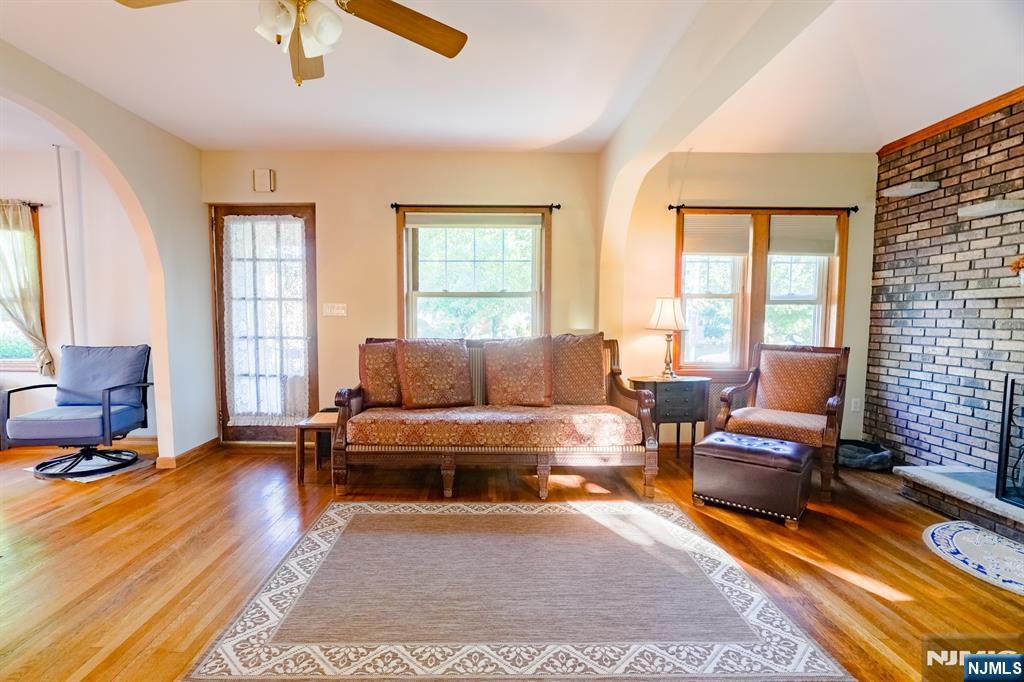 200 Elm Avenue - Photo 5