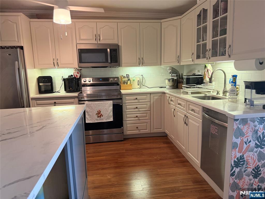 770 Anderson Avenue 21H - Photo 3