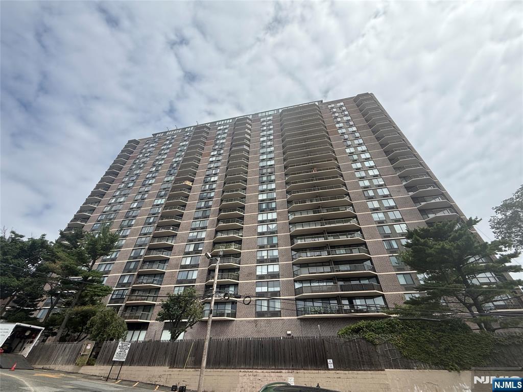 25th image of 770 Anderson Ave #21H, Cliffside Park, NJ 07010 | MLS# 26031325