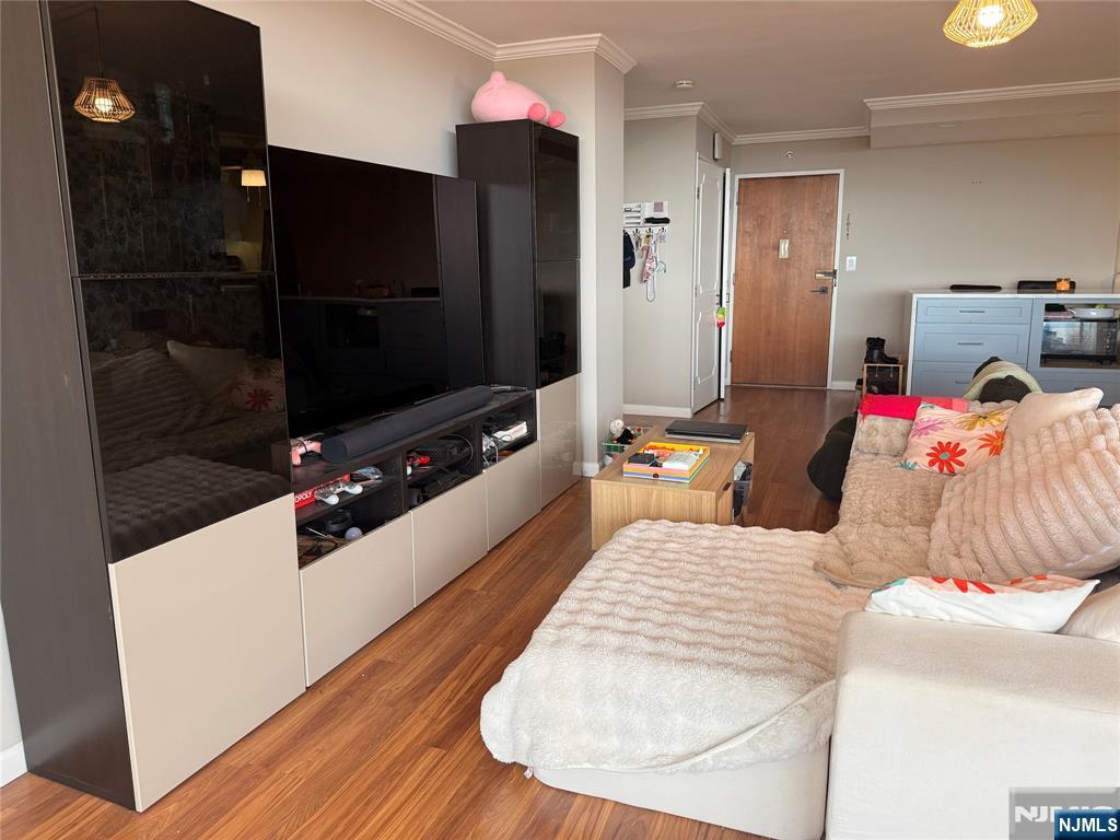 770 Anderson Avenue 21H - Photo 4