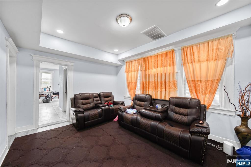 18 Ellis Avenue - Photo 4