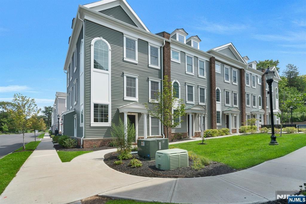 62 Parkside Lane 1105 - Photo 1