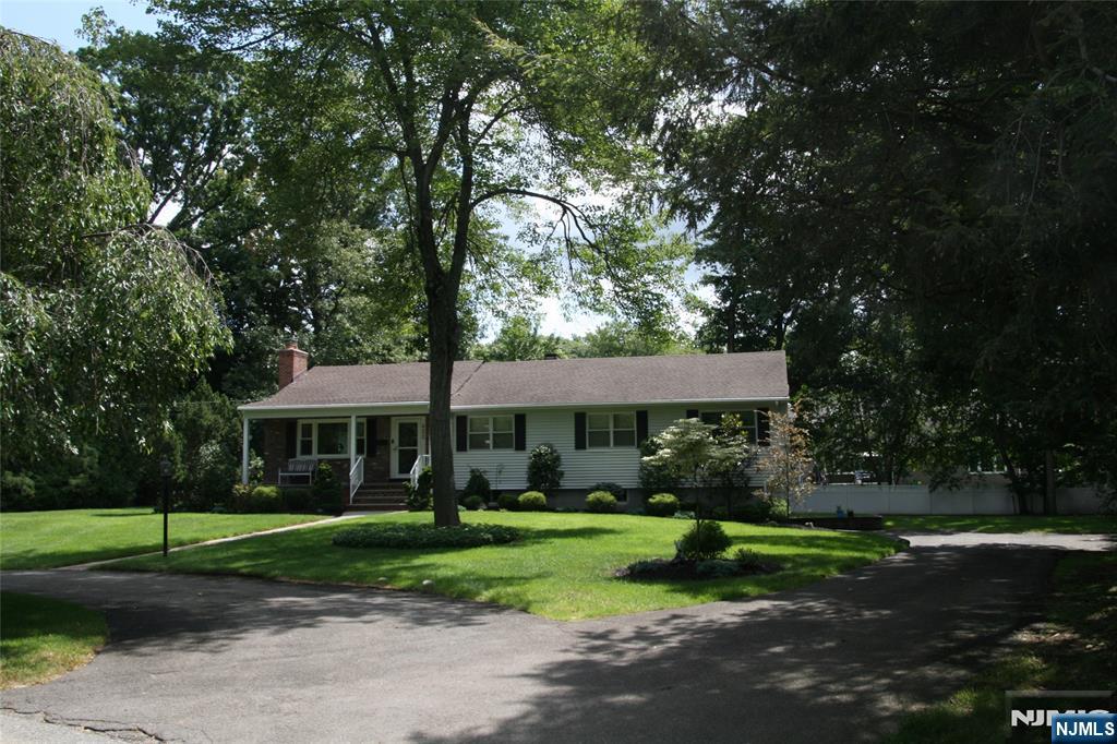 452 Glendale Road - Photo 2