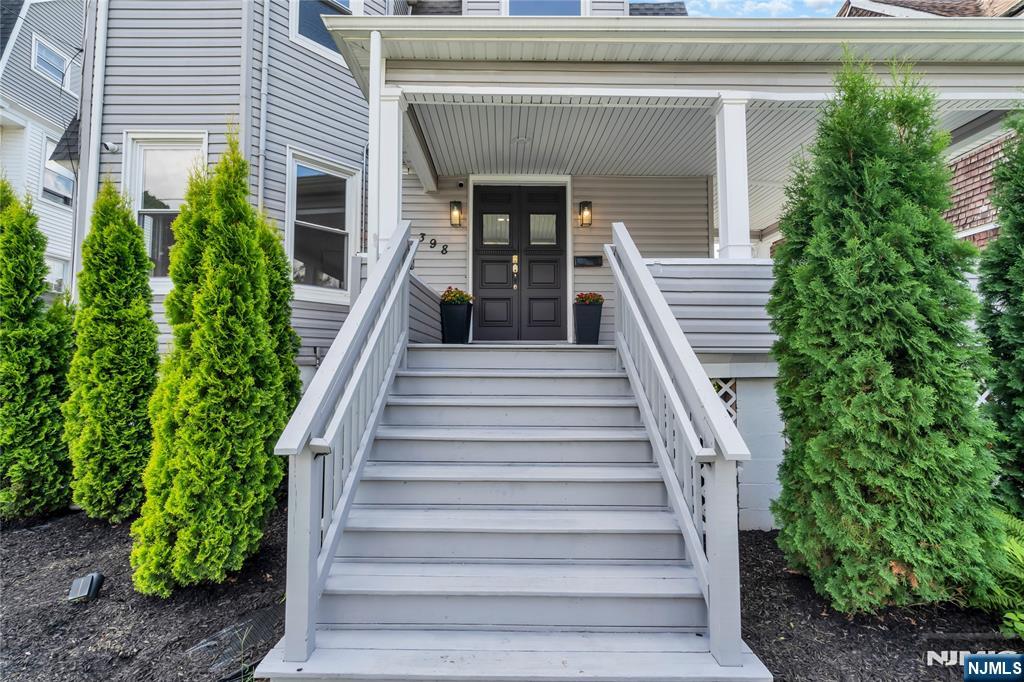 398 Hillside Avenue - Photo 2