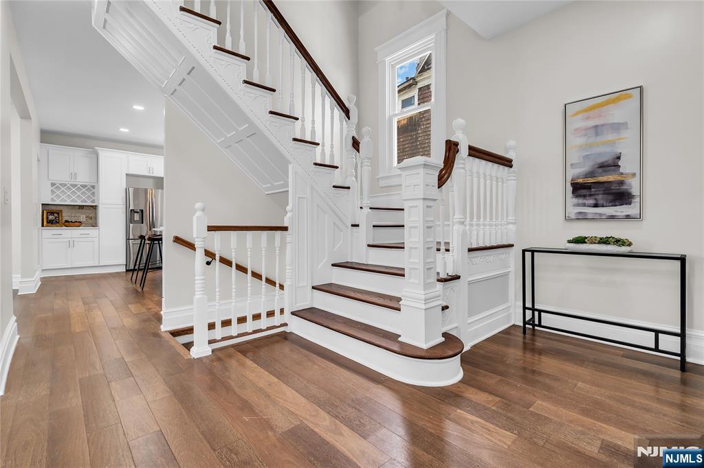 398 Hillside Avenue - Photo 3