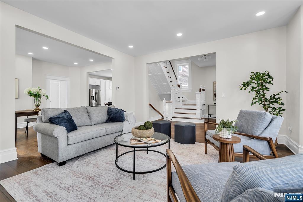 398 Hillside Avenue - Photo 4