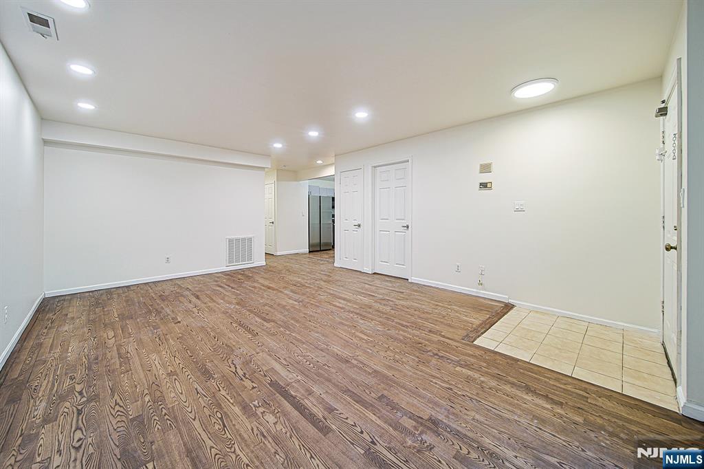 Listing Photo 5 - Condo for sale in building located at 240 Vlg Cir Dr, Fort Lee, NJ 07024 - Unit #1131
