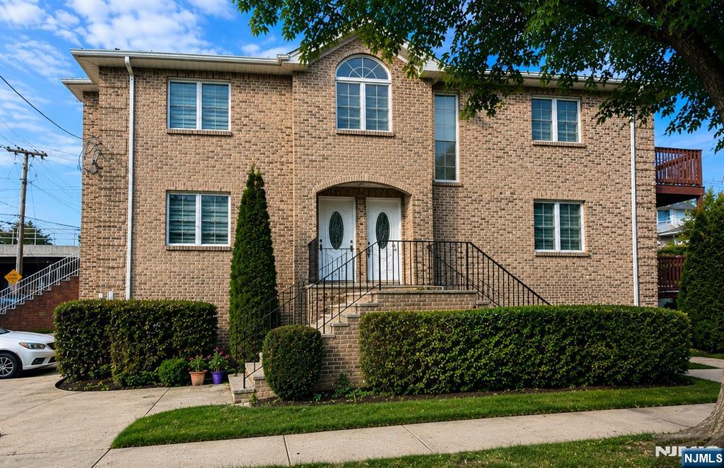 44 Delia Boulevard B - Photo 1