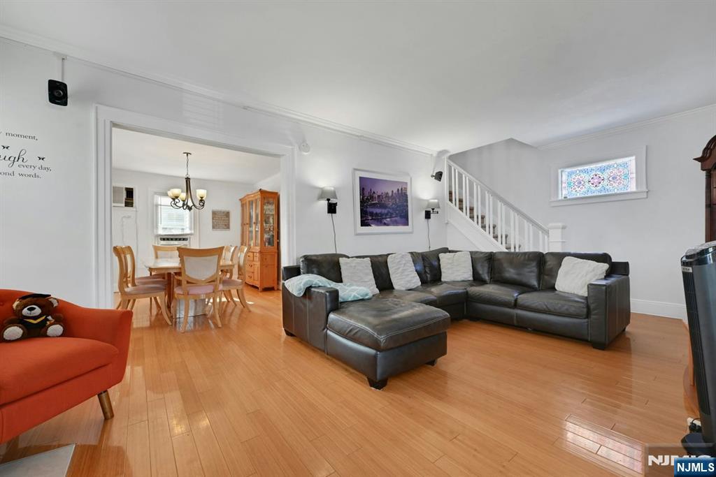 218 Elder Avenue - Photo 2