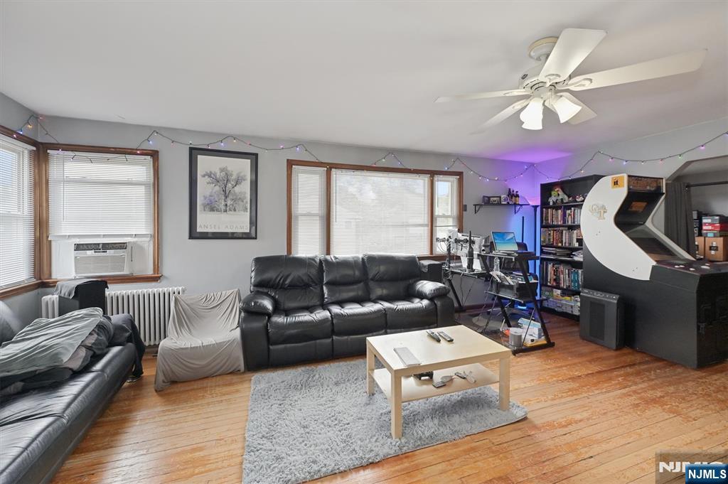 425 New Milford Avenue - Photo 5