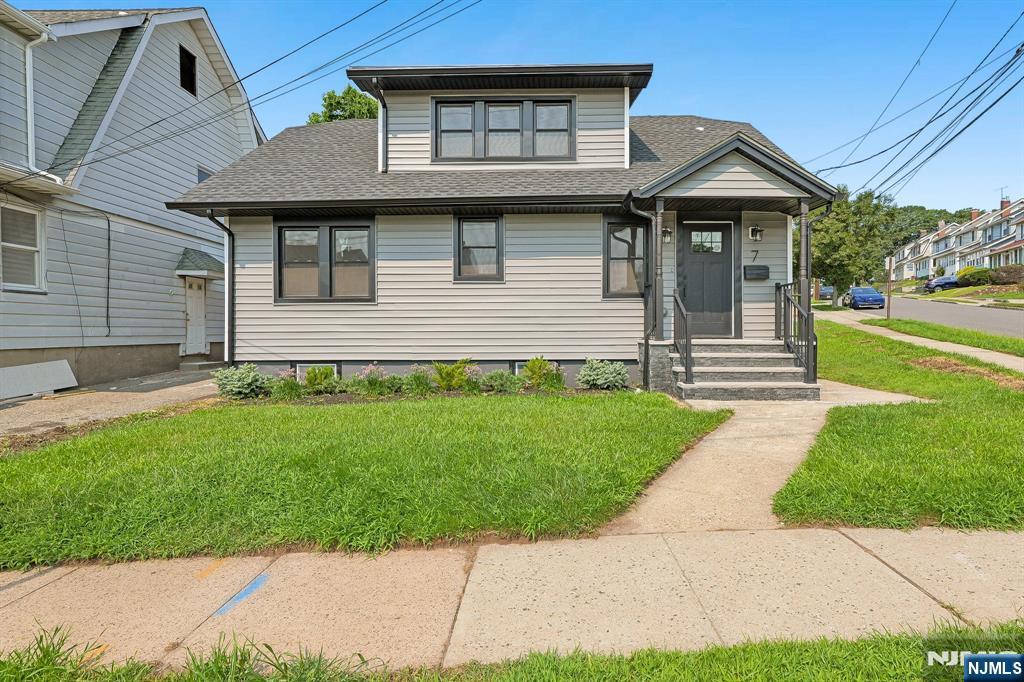 7 Franklin Avenue - Photo 1