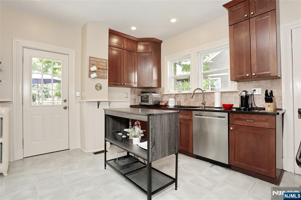 142 Wyckoff Avenue