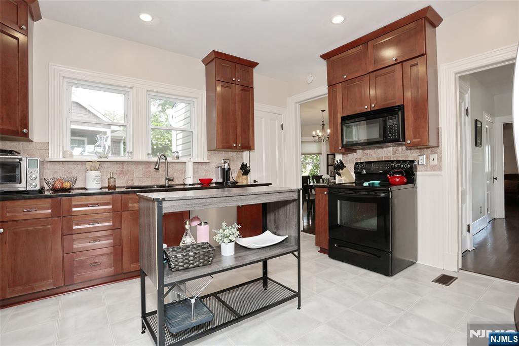 142 Wyckoff Avenue