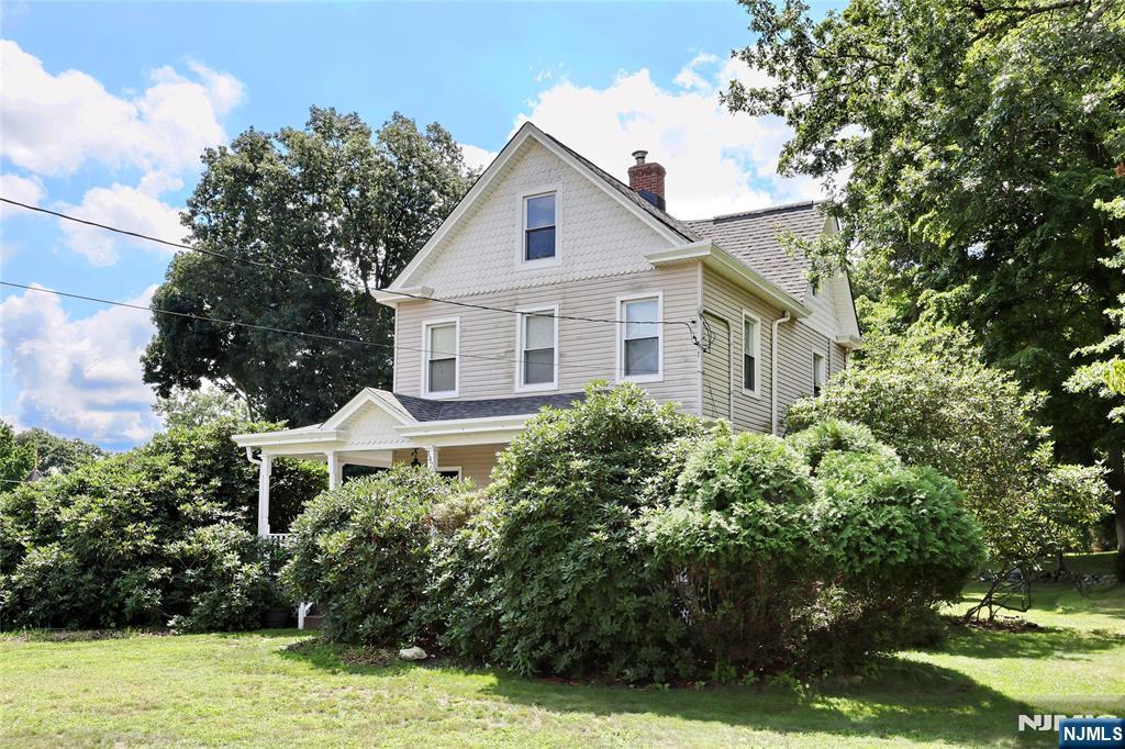 142 Wyckoff Avenue - Photo 3