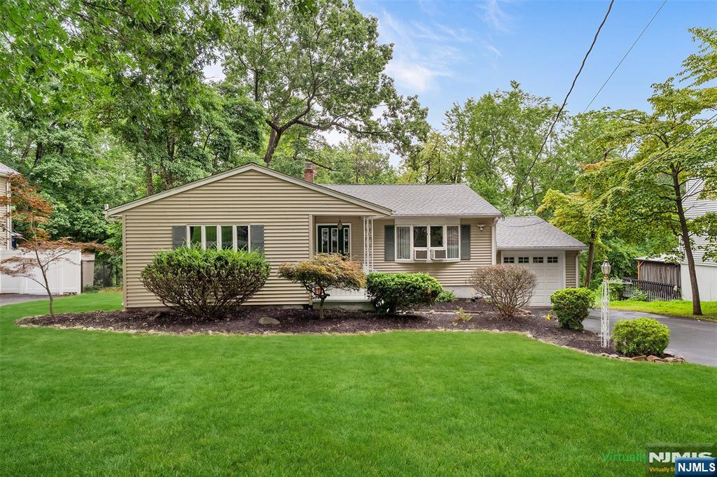 130 Vreeland Avenue - Photo 1