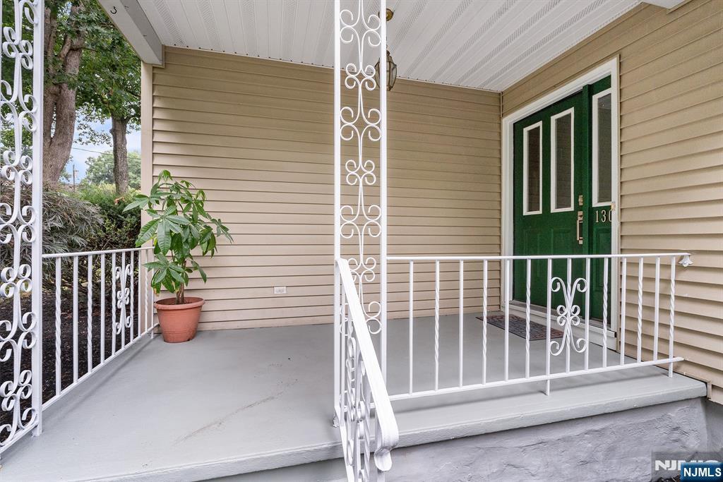 130 Vreeland Avenue - Photo 3