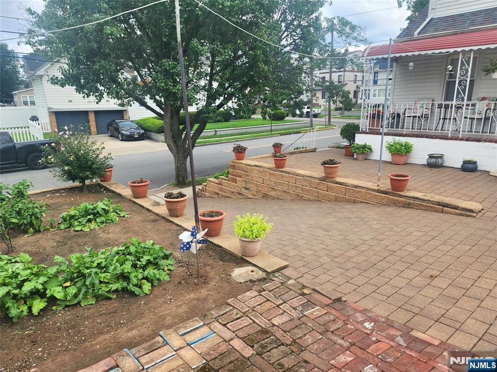 499 Jauncey Ave, Lyndhurst, NJ 07071