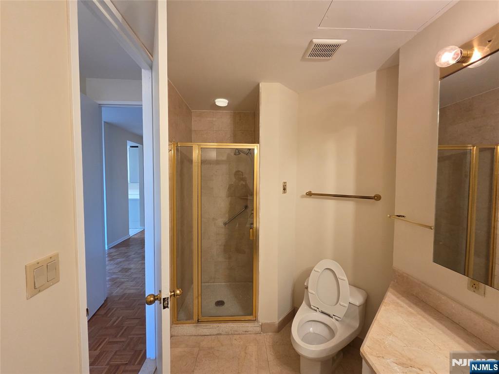11th image of 100 Carlyle Dr #C04J, Cliffside Park, NJ 07010 | MLS# 26031394