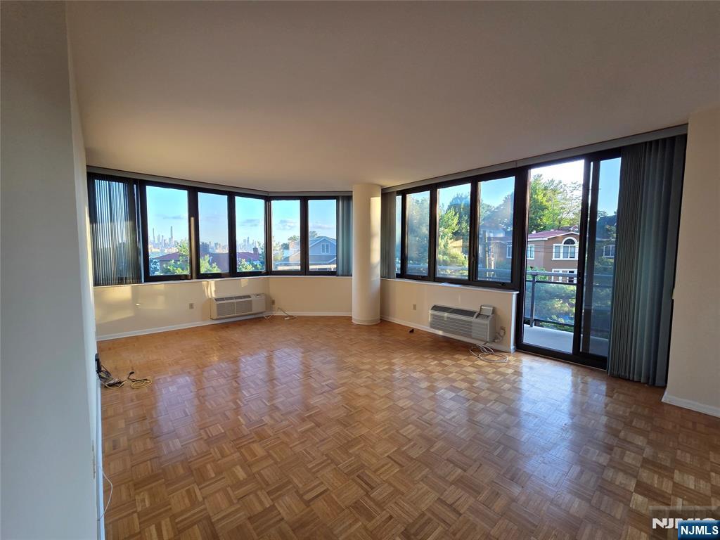100 Carlyle Dr #C04J, Cliffside Park, NJ 07010