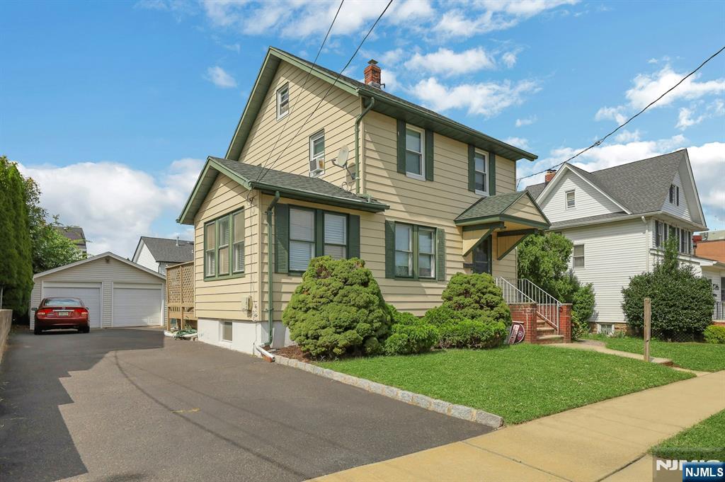 75 Humboldt Street - Photo 3